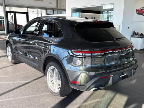 2025 Porsche Macan Macan