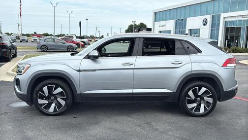2024 Volkswagen Atlas Cross Sport 2.0T SE w/Technology 4MOTION