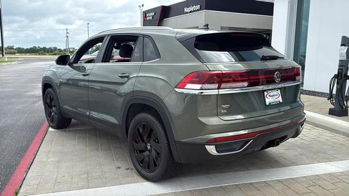 avocado green pearl 2026 Volkswagen Atlas Cross Sport 2.0T SE w/Technology 4MOTION