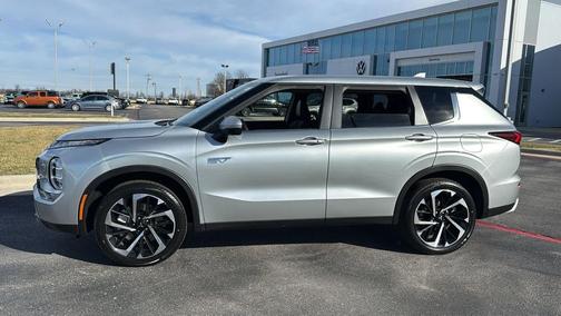 2025 Mitsubishi Outlander PHEV SE S-AWC