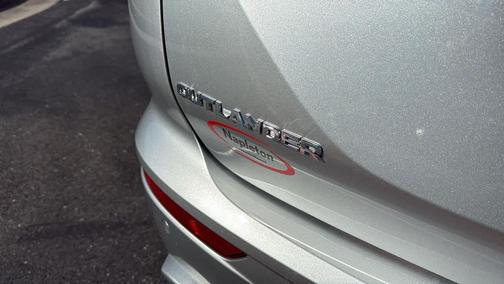 2025 Mitsubishi Outlander PHEV SE S-AWC