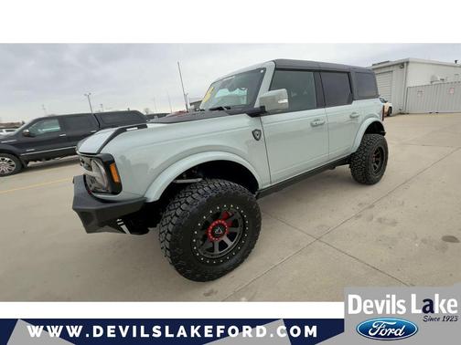 2024 Ford Bronco Outer Banks