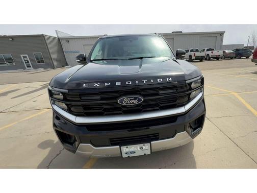 Agate Black Metallic 2026 Ford Expedition Platinum