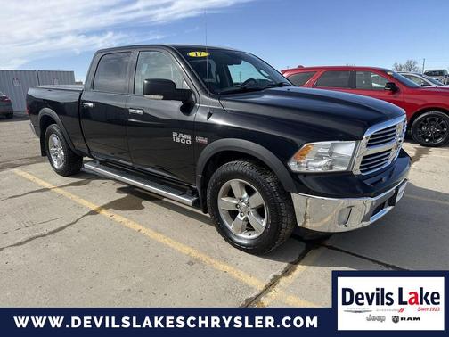 Brilliant Black Crystal Pearlcoat 2017 RAM 1500 Big Horn