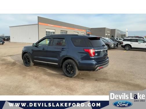 White Platinum Metallic Tri-Coat 2016 Ford Explorer XLT