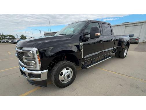 Agate Black Metallic 2026 Ford F-350 Lariat