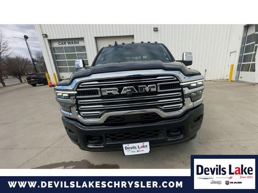 Diamond Black Crystal Pearlcoat 2025 RAM 2500 Laramie Crew Cab 4x4 8' Box