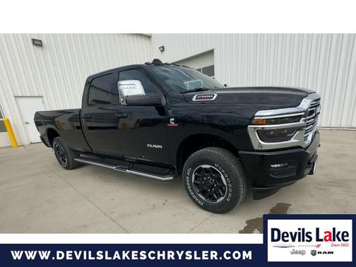 Diamond Black Crystal Pearlcoat 2025 RAM 2500 Laramie Crew Cab 4x4 8' Box