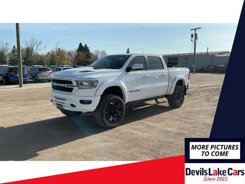 Bright White Clearcoat 2022 RAM 1500 Laramie