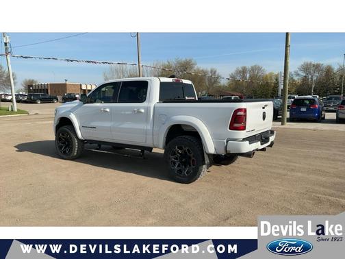 Bright White Clearcoat 2022 RAM 1500 Laramie