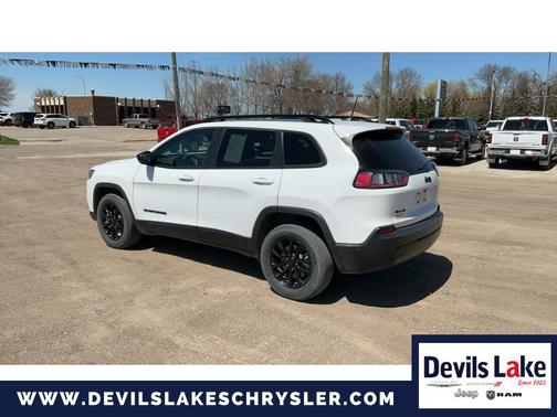 Bright White Clearcoat 2023 Jeep Cherokee Altitude