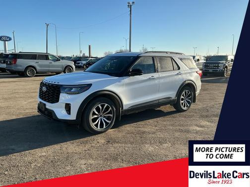 Star White Metallic Tri-Coat 2025 Ford Explorer ST-Line