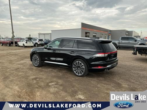 Infinite Black Metallic Clearcoat 2025 Lincoln Aviator Black Label AWD