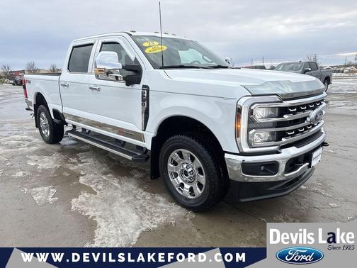 Oxford White 2025 Ford F-250 Lariat