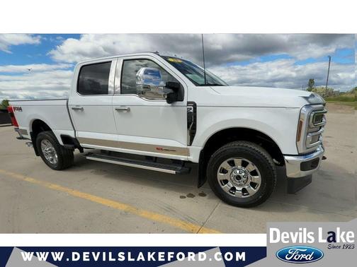 Oxford White 2025 Ford F-250 Lariat