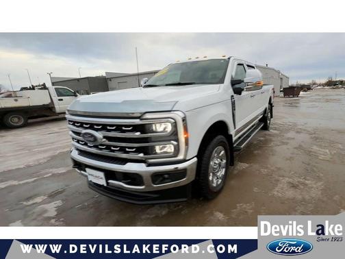 Oxford White 2025 Ford F-250 Lariat
