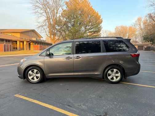 2015 Toyota Sienna LE