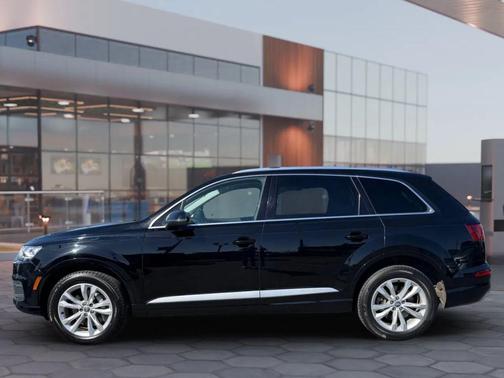 Black 2017 Audi Q7 3.0T Premium