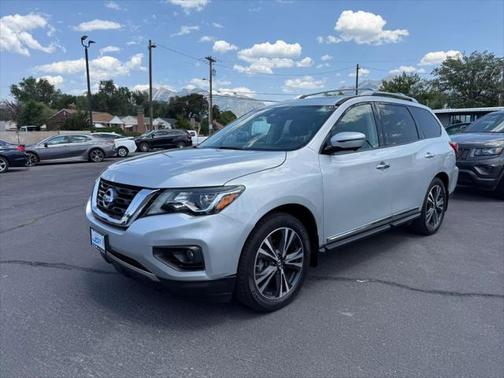 2017 Nissan Pathfinder Platinum