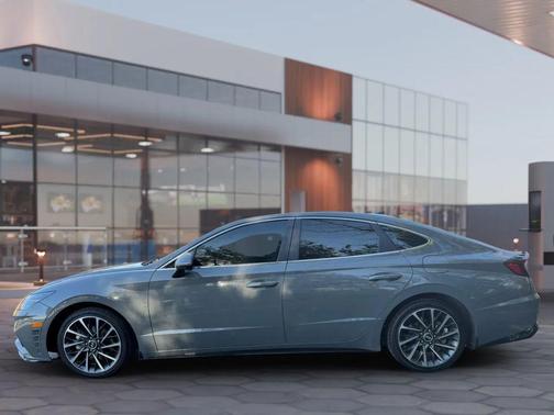 2020 Hyundai SONATA Limited