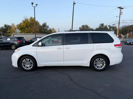 2014 Toyota Sienna XLE