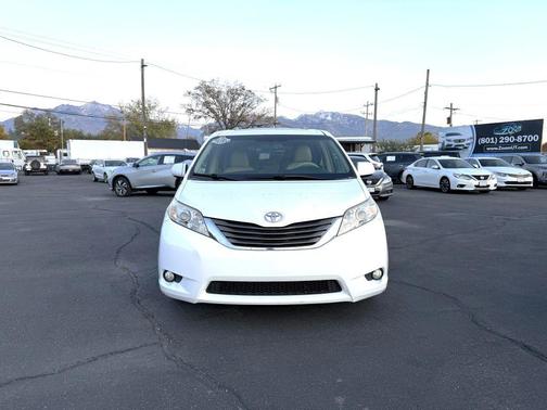 2014 Toyota Sienna XLE