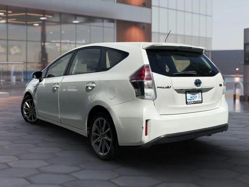 White 2017 Toyota Prius v Five