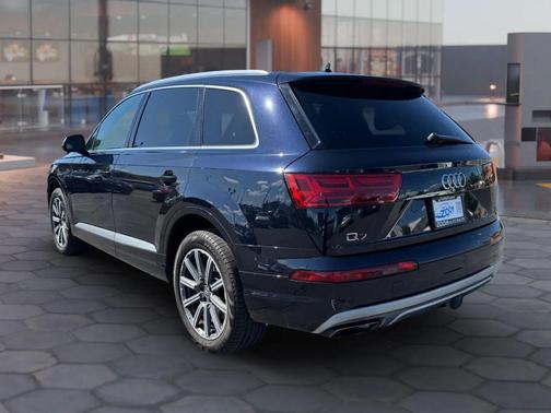 Ink Blue Metallic 2017 Audi Q7 3.0T Premium