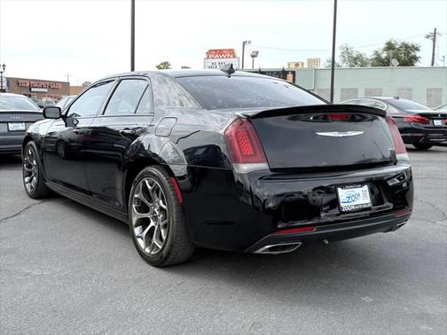2018 Chrysler 300 Touring