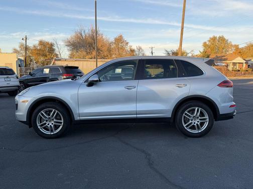 2016 Porsche Cayenne Cayenne