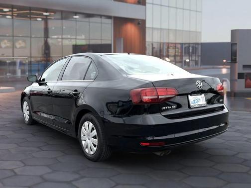 Black 2017 Volkswagen Jetta 1.4T SE