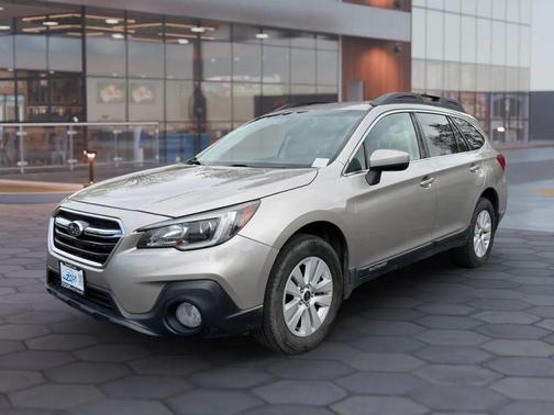Gold 2019 Subaru Outback 2.5i Premium