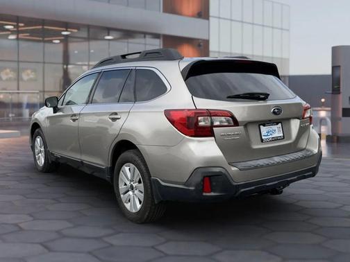 Gold 2019 Subaru Outback 2.5i Premium