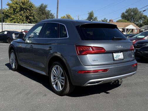 Gray 2018 Audi Q5 2.0T Tech Premium