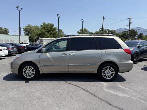 2008 Toyota Sienna XLE