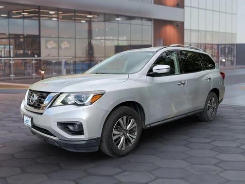 Brilliant Silver Metallic 2019 Nissan Pathfinder SV