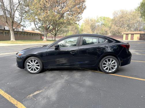 Jet Black Mica 2017 Mazda Mazda3 Grand Touring
