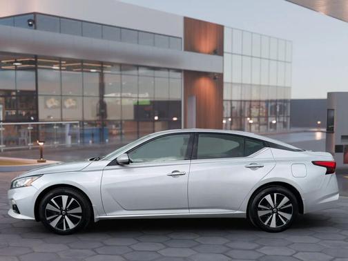Brilliant Silver Metallic 2019 Nissan Altima 2.5 SV