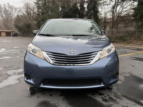 2015 Toyota Sienna LE