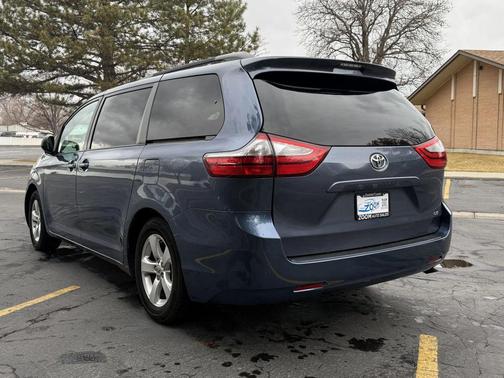 2015 Toyota Sienna LE