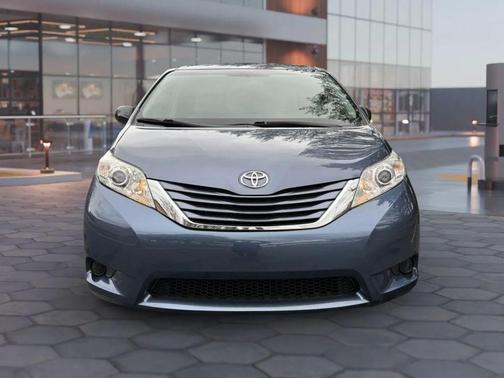 2015 Toyota Sienna LE