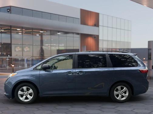 2015 Toyota Sienna LE