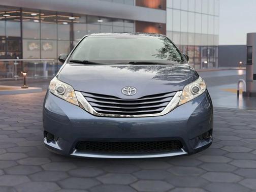2015 Toyota Sienna LE