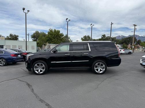 2017 Cadillac Escalade ESV Sport