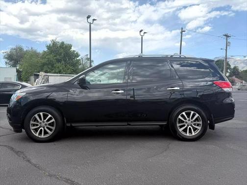 2016 Nissan Pathfinder SV