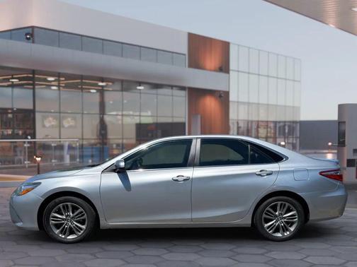 Gray 2015 Toyota Camry SE