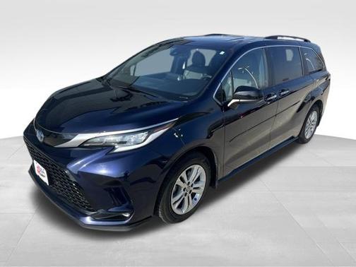 2023 Toyota Sienna XSE 7 Passenger