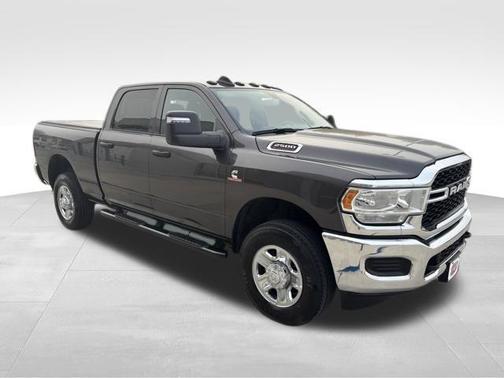 2024 RAM 2500 Tradesman Crew Cab 4x4 6'4' Box