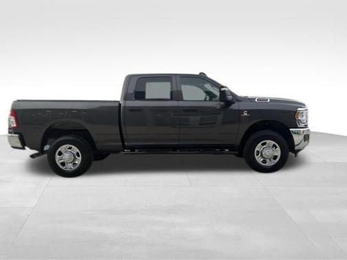 2024 RAM 2500 Tradesman Crew Cab 4x4 6'4' Box