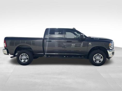 2024 RAM 2500 Tradesman Crew Cab 4x4 6'4' Box